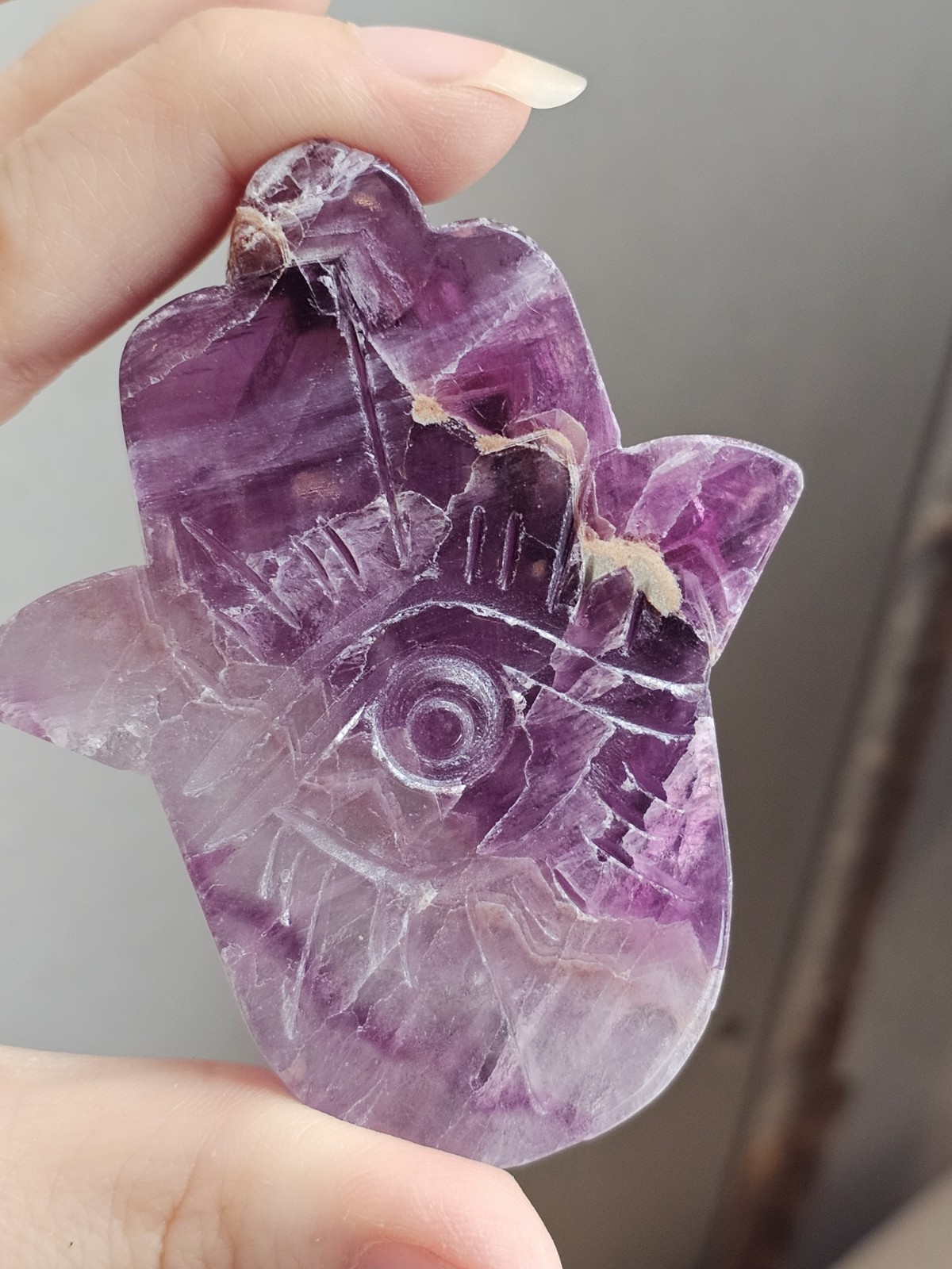 Purple Rainbow Fluorite Hamsa Hand crystal Carving 7.8cm 91g