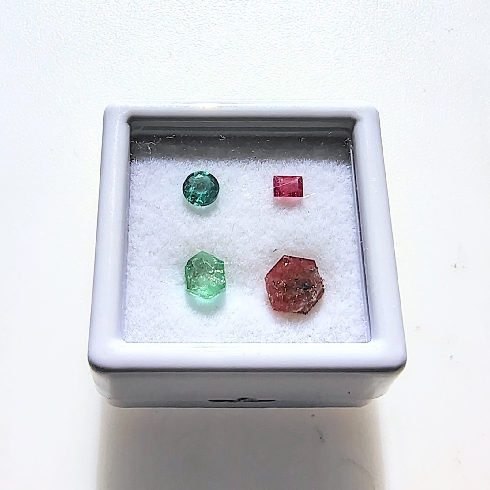 Colombian Emerald And Red Beryl Bixbite Crystal + Cut Box Set Thomas Range