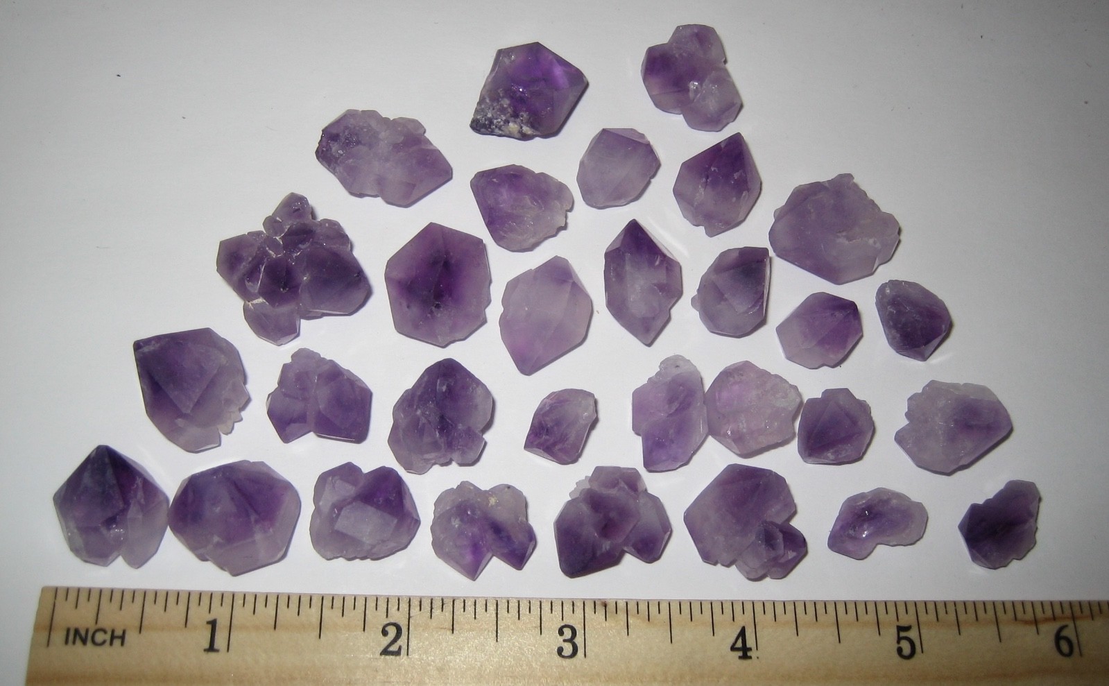 30 SMALL NATURAL ROUGH 0.5″- 0.75″ LIGHT PURPLE AMETHYST CRYSTALS ~ 94.1grams *1