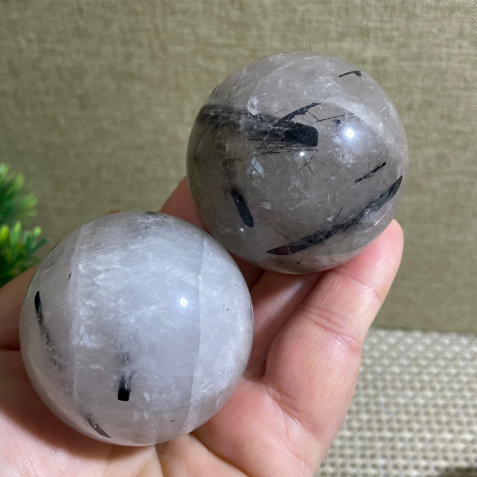 325g Electric stone hand polished ball spiritual decoration