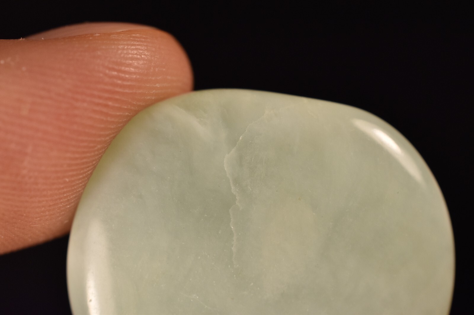 *NEW JADE* Flat Stone 3cm 9.1g Palm Worry Thumb Healing Crystal Bowenite