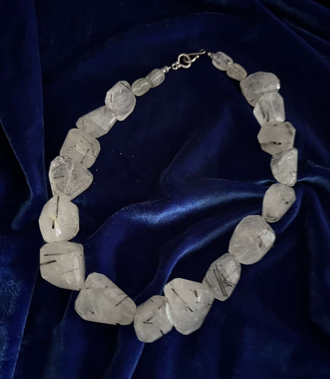 Vintage Chunky White Quartz with Black Tourmaline Inclusions 18″ Necklace Choker