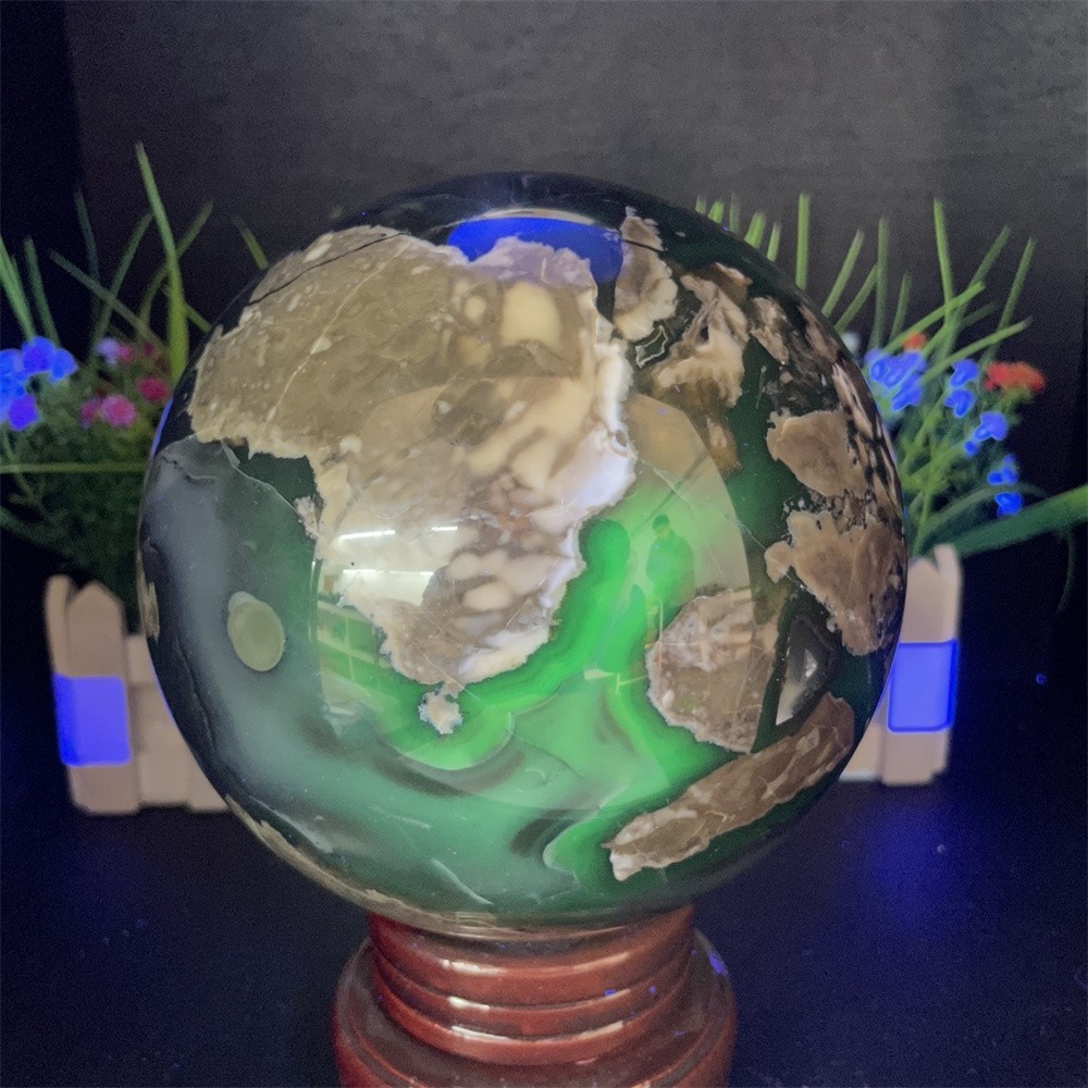 7.2LB 5.3″ Natural Fluorescent Agate Ball Sphere Crystal UV Reiki Decor
