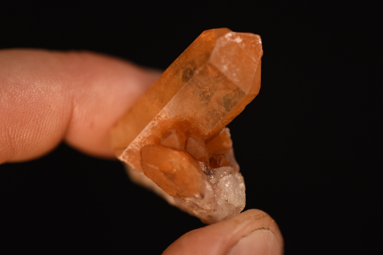 2 *TANGERINE QUARTZ* Crystals 3-4cm 23.8g Natural Stone, Trauma Shock