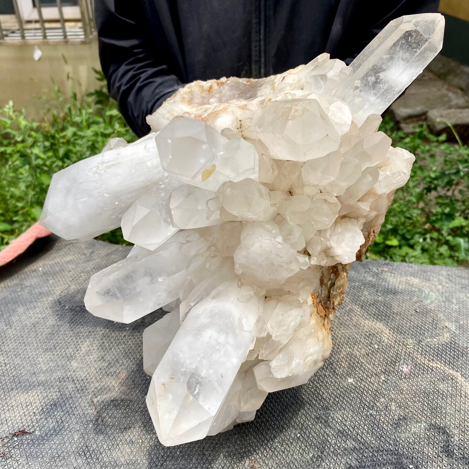 22LB ransparent, natural and beautiful white quartz crystal cluste