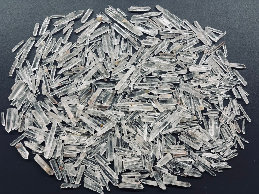 200pcs+ Tiny Natural Clear Quartz Crystal Points 1/2Lb Terminated Wand Healing