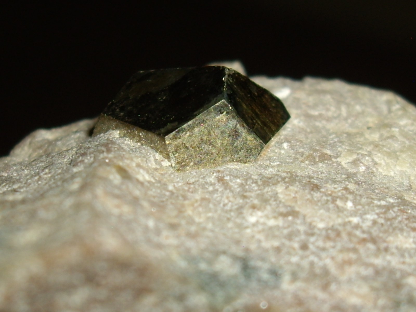 Cool Pyritohedral Pyrite Crystal in Matrix 26.3g