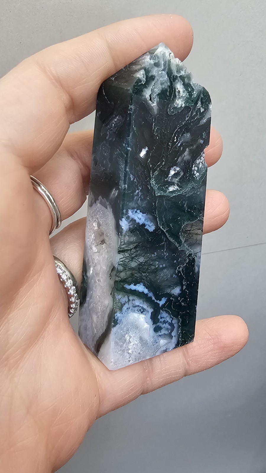 Moss Agate tower point crystal Green Healing 78g 7.8cm