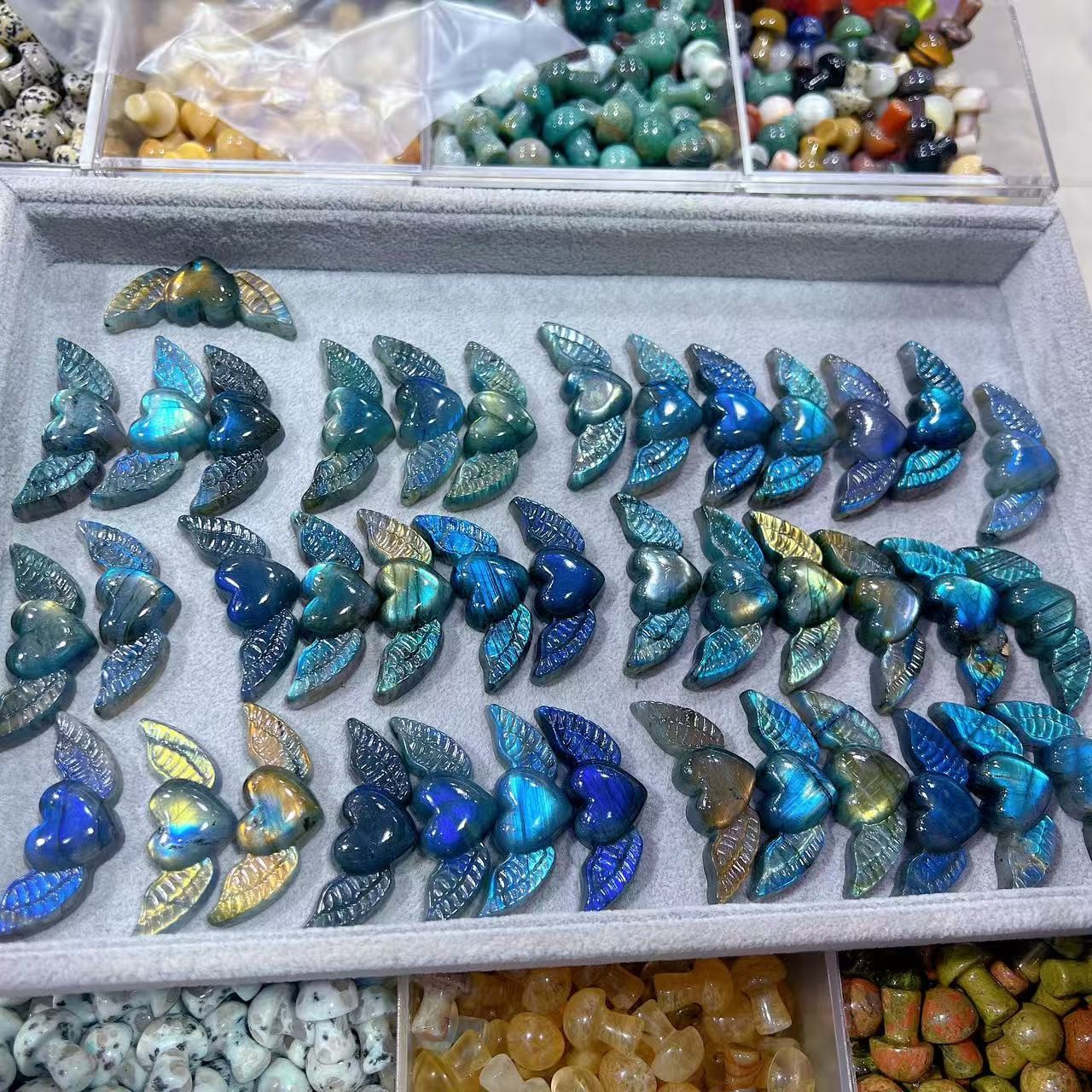 1pc Natural Labradorite Quartz Carved Lover Wing Skull Crystal Healing Gift