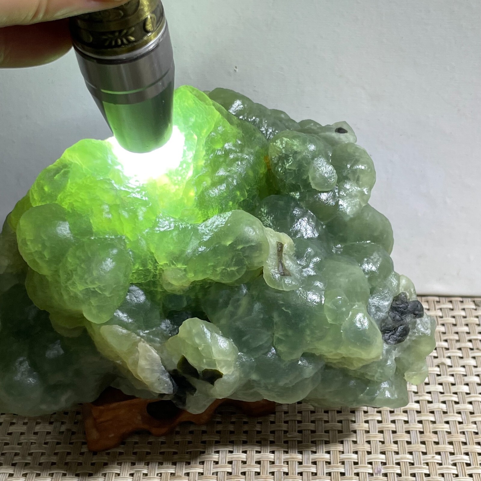 Natural green chalcedony grape agate crystal specimen Indonesia 1157g b105