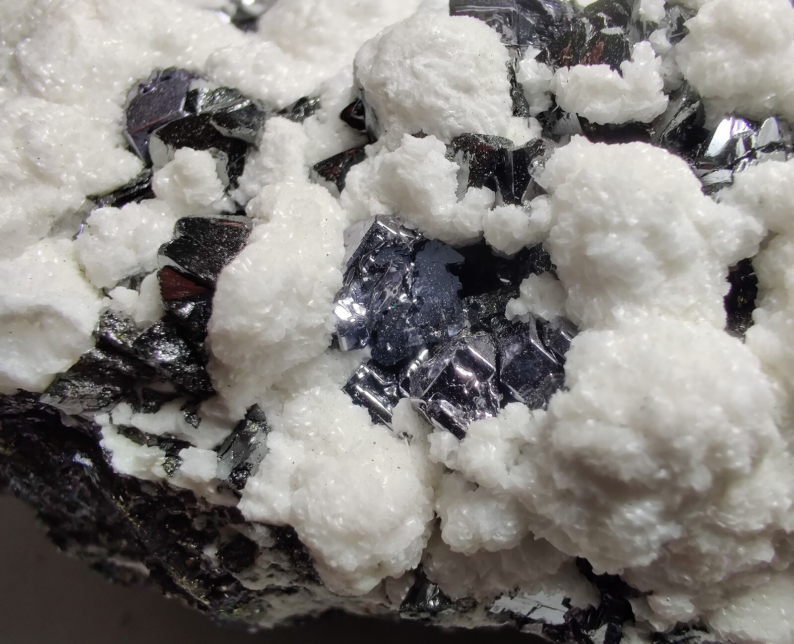 Galena & Manganese bearing Calcite, UV. Huanzala Mine, Peru. 3.9 lbs.