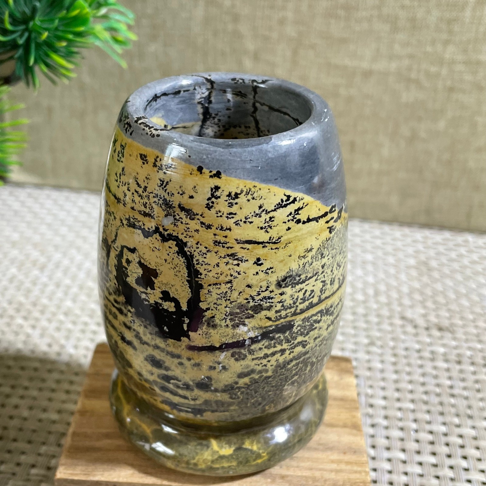 278g Natural Chinese Painting Stone Quartz Crystal Carving vase home decor