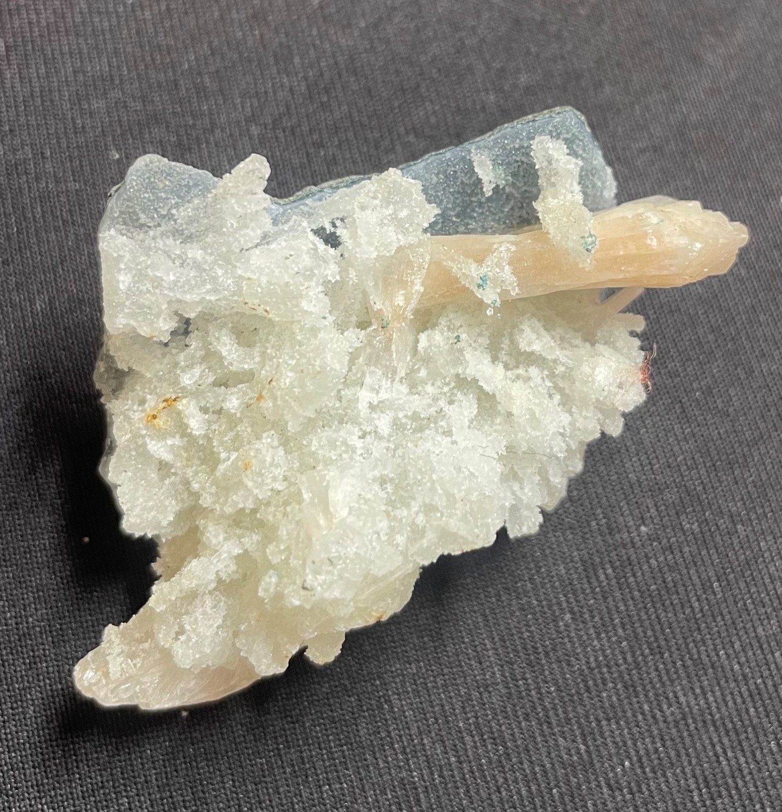 20g Natural stilbite cluster stunning spiceman/ India 6x4x3 cm