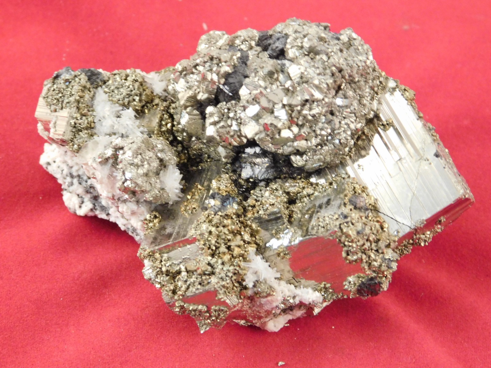 Druzy PYRITE Crystal CUBE Cluster with Sphalerite and Chalcopyrite Peru 198gr