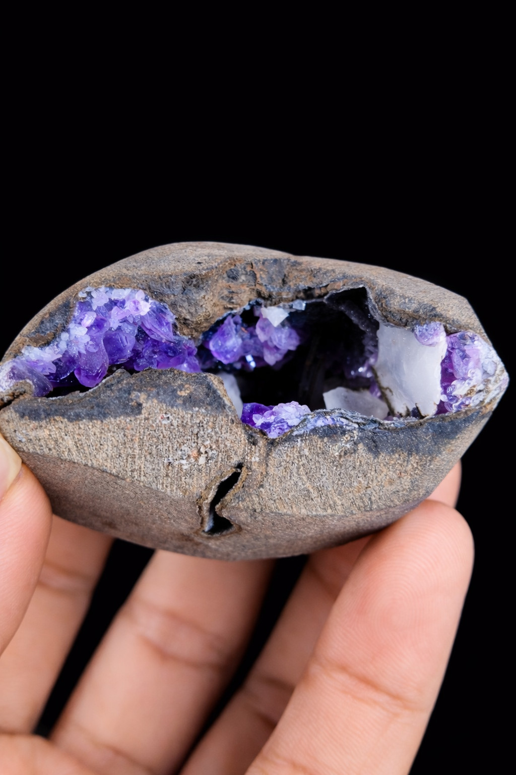 Natural Amethyst Geode Quartz Cluster Crystal Specimen 95g 6x4cm