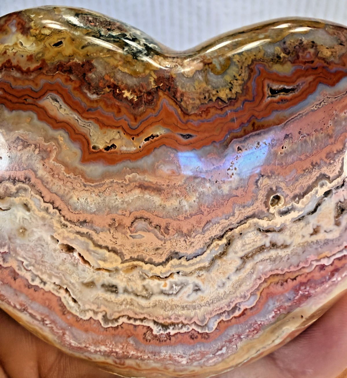 Crazy Lace Heart Carving WITH Custom Stand