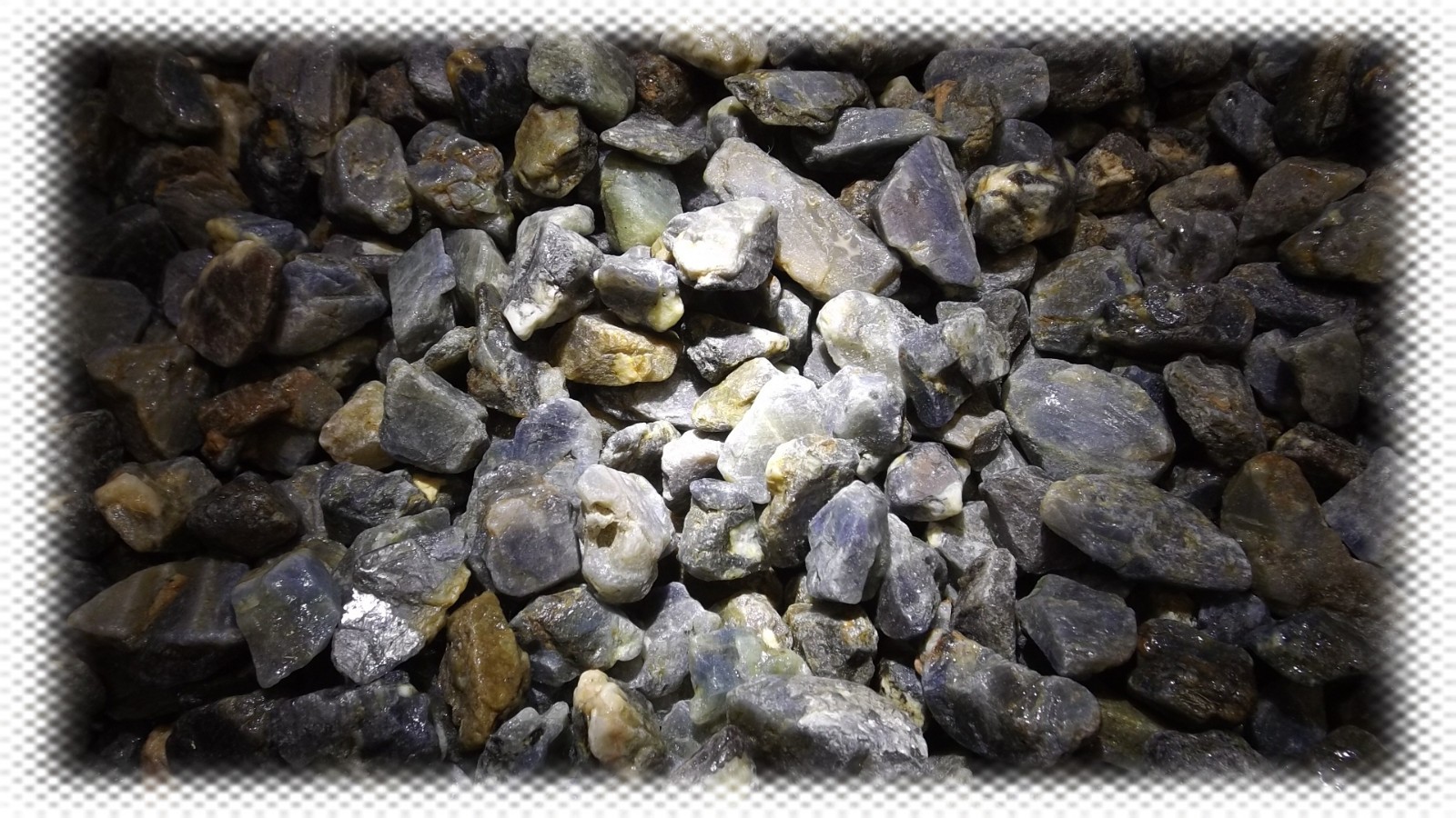 2 lbs : Authentic Blue Sapphire Corundum Natural Rough Gemstone Crystal Pieces