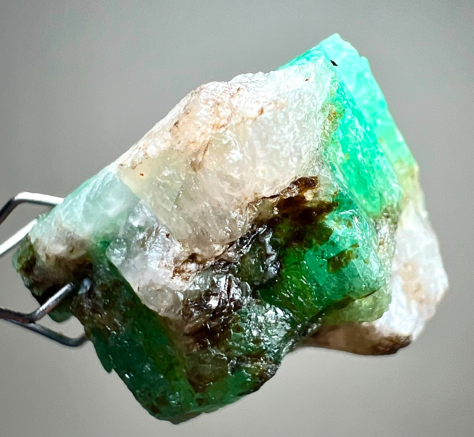 38CT, Beryl Var! Beautiful Natural Emerald Huge Crystal on Quartz, Chitral@PAK