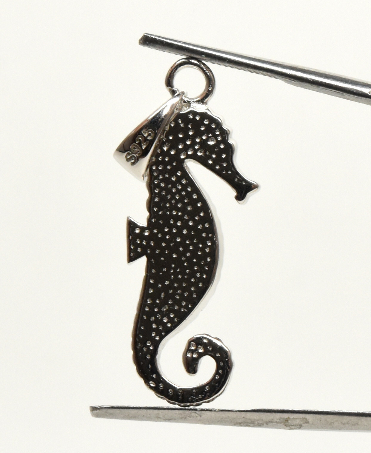 26mm Larimar Seahorse Pendant in Sterling Silver 925 + 18″ Silver Necklace Chain