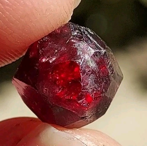 GEM RED ALMANDINE GARNET FACET GRADE SECTIONS FROM ALASKA, USA