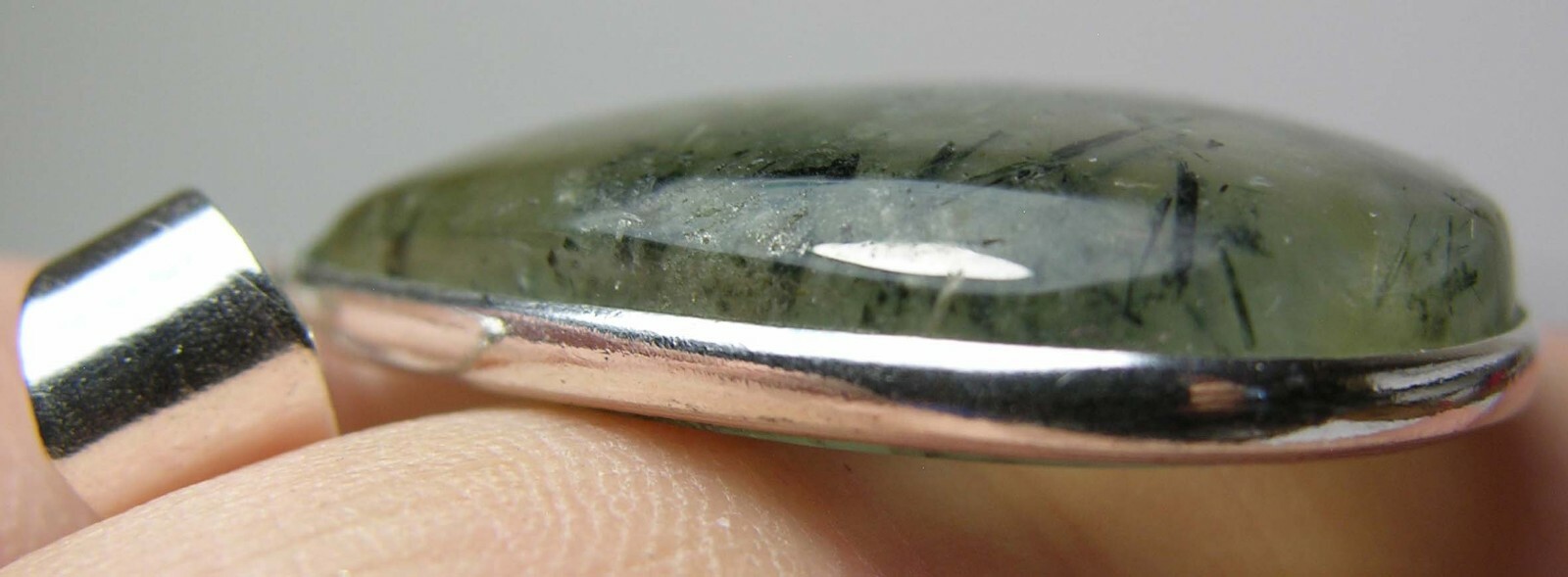 #5 India 100% Natural 47.80ct Tourmaline Prehnite Cabochon Pendant 9.50g 31mm