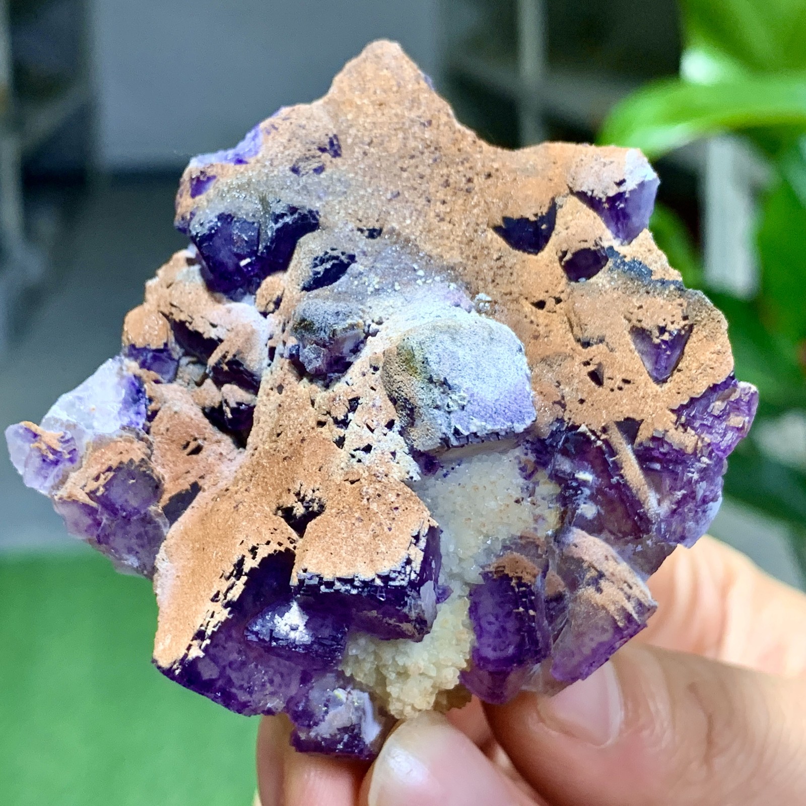 100G Natural Purple Fluorite Edged Cube Crystal Mineral Specimen/China