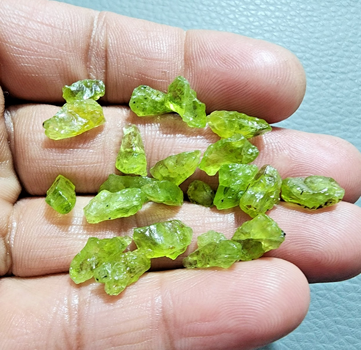 (20 Pcs) Awesome Green Peridot Rough Crystal & Mineral 10-13 MM Jewelry Making