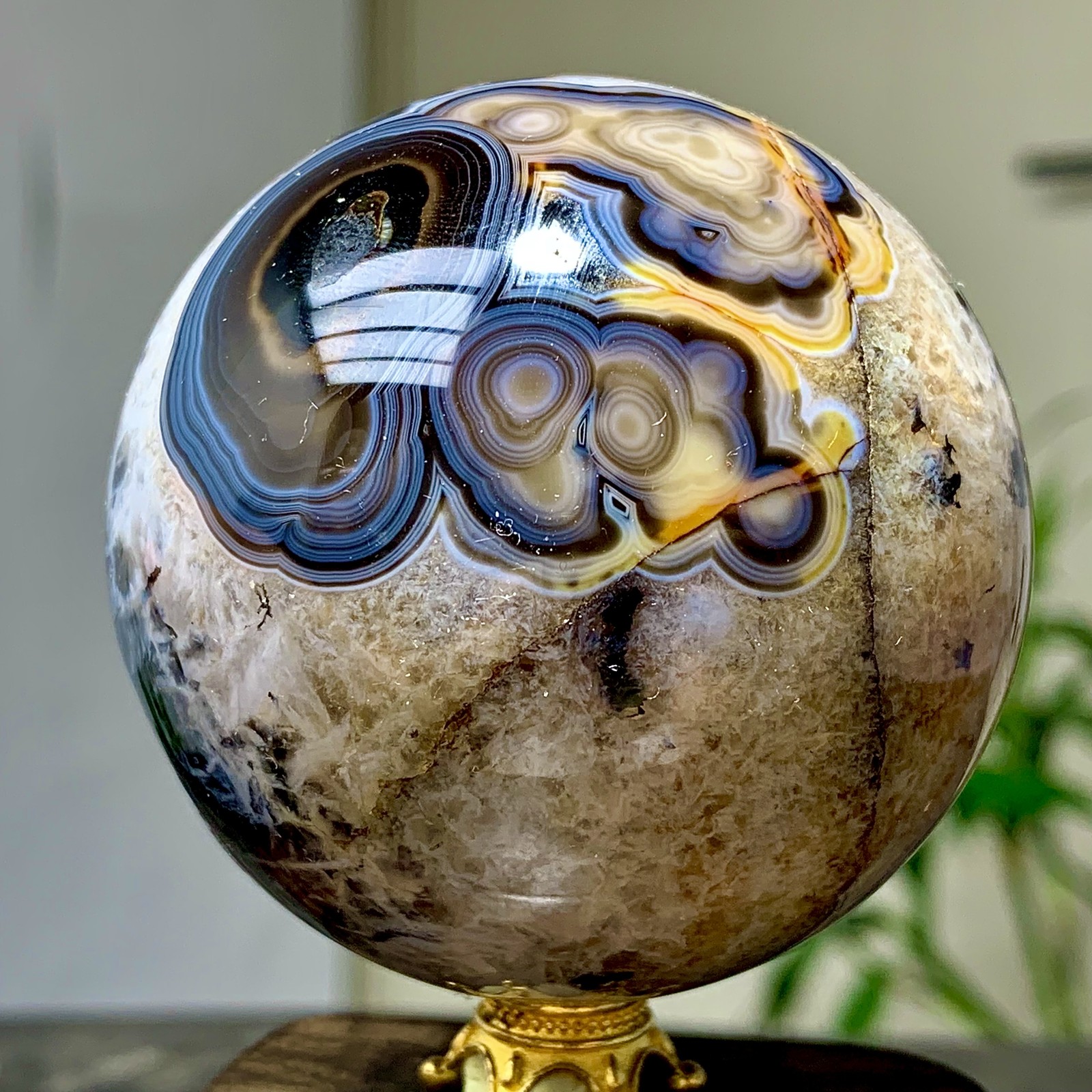 300G Natural black stripe agate sphere Crystal Ball Madagascar mineral