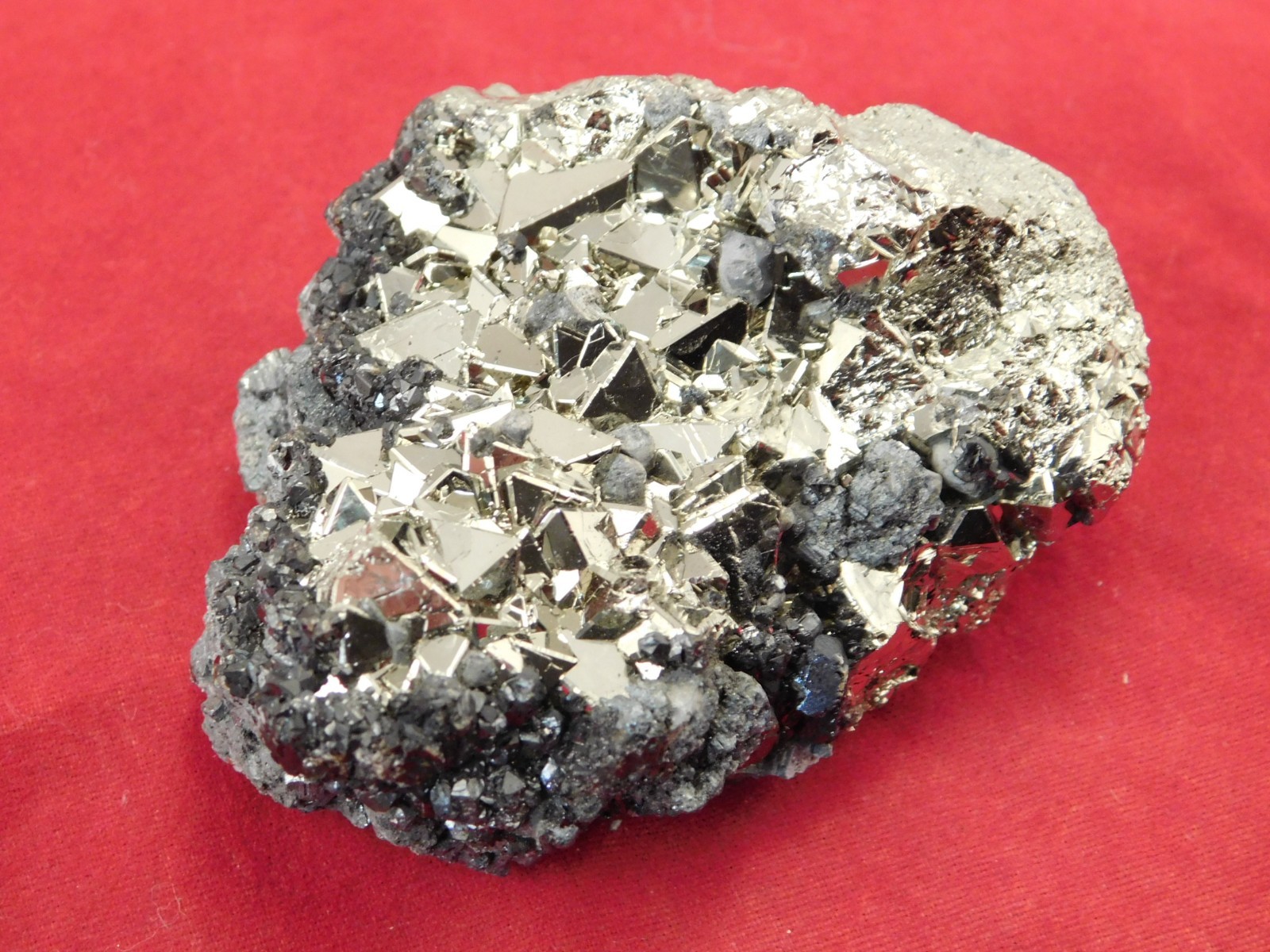 PYRITE Crystal Cluster with AAA PYRAMID Shaped Crystals & Sphalerite Peru 191gr
