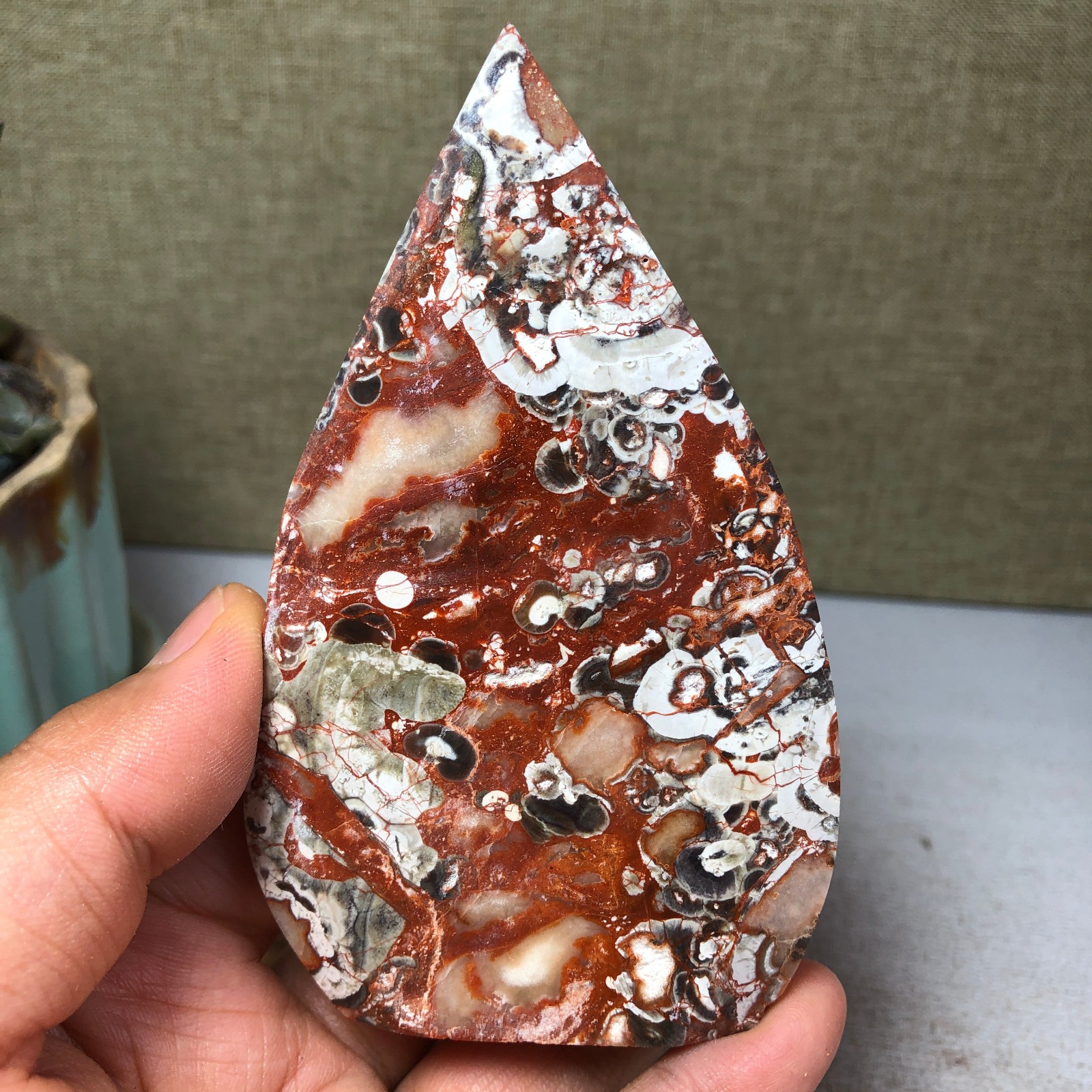 Natural l Indonesian Bloodstone agate point leaf Crystal specimens 152g A4932