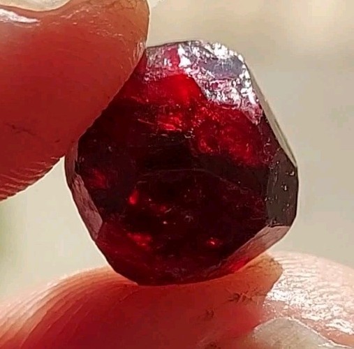 GEM RED ALMANDINE GARNET FACET GRADE SECTIONS FROM ALASKA, USA