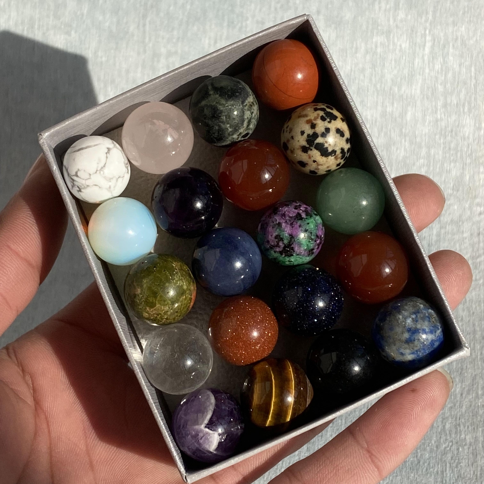 20pcs Wholesale Natural mixed Ball Quartz Crystal 15mm Sphere Reiki +box