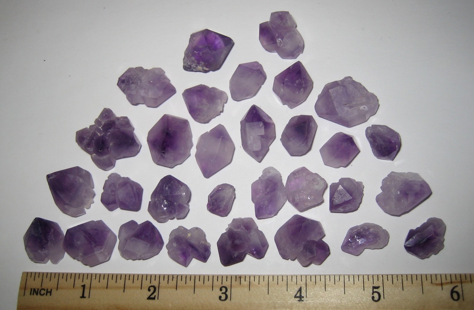 30 SMALL NATURAL ROUGH 0.5″- 0.75″ LIGHT PURPLE AMETHYST CRYSTALS ~ 94.1grams *1