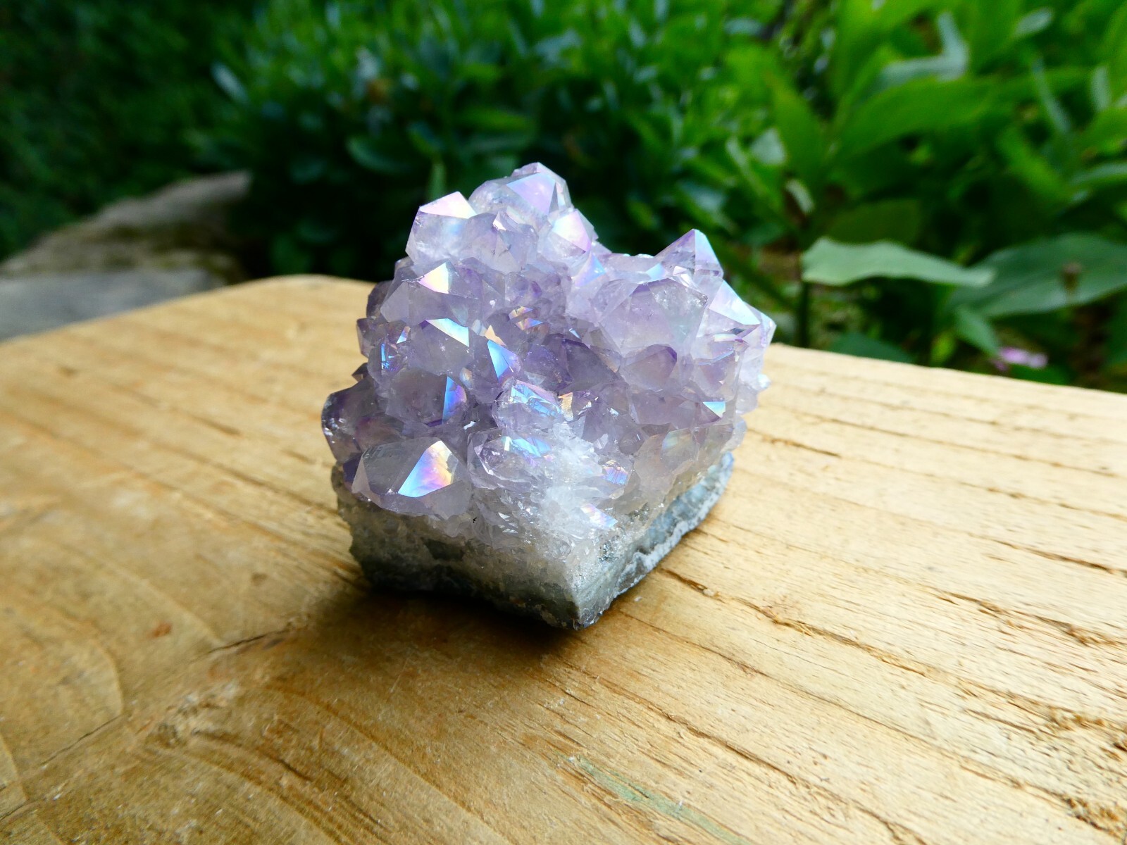 Aura Amethyst Crystal Cluster Multi Points Uruguay & Amethyst Cluster Bed Brazil