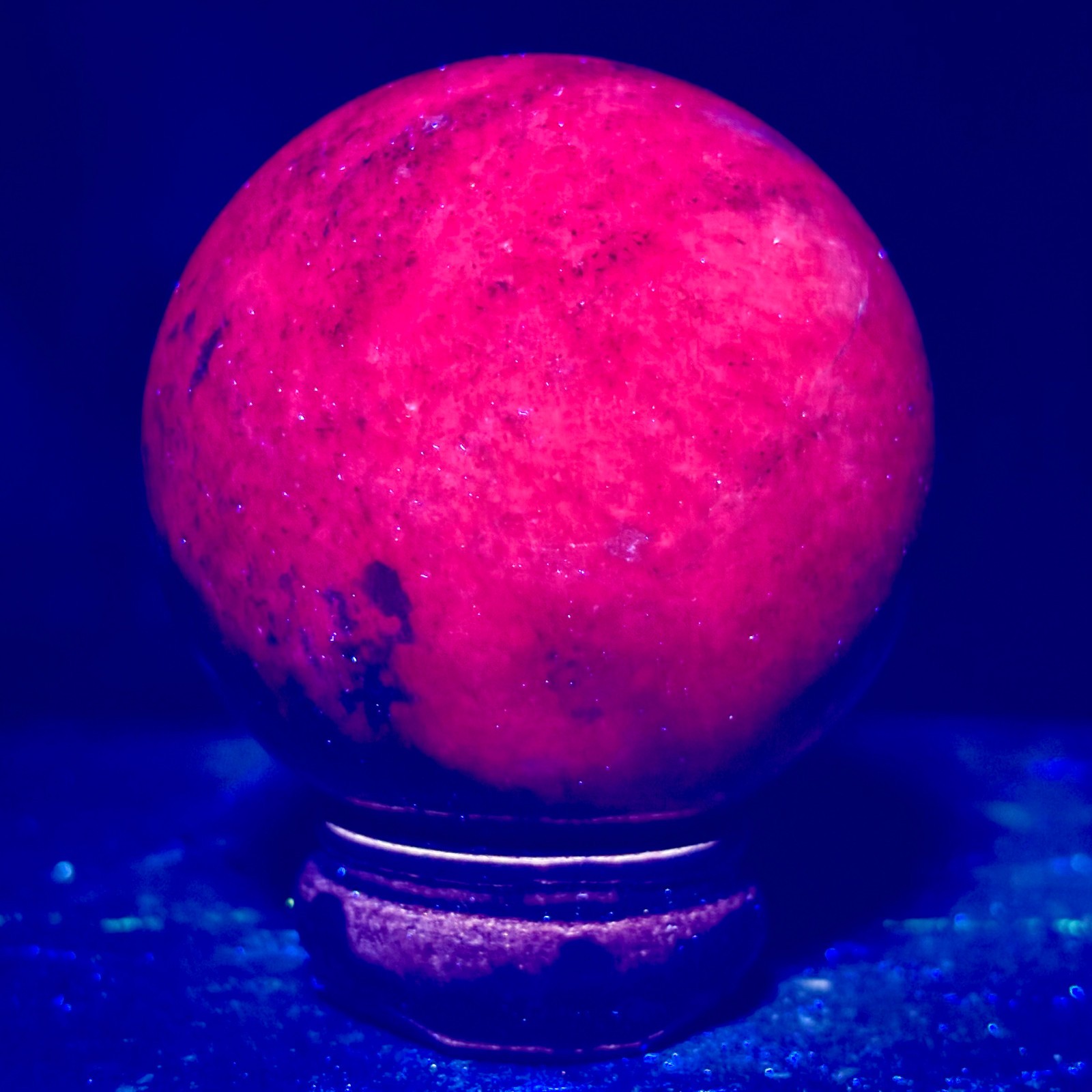 1.55LB Natural Blue Sapphire And Ruby Sphere Fluorescent Glow Under UV Light