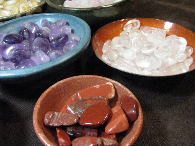 *YOU PICK *15 CHOICES* NATURAL MEDIUM TUMBLE STONES BY THE ROCK 7 Chakra Healing