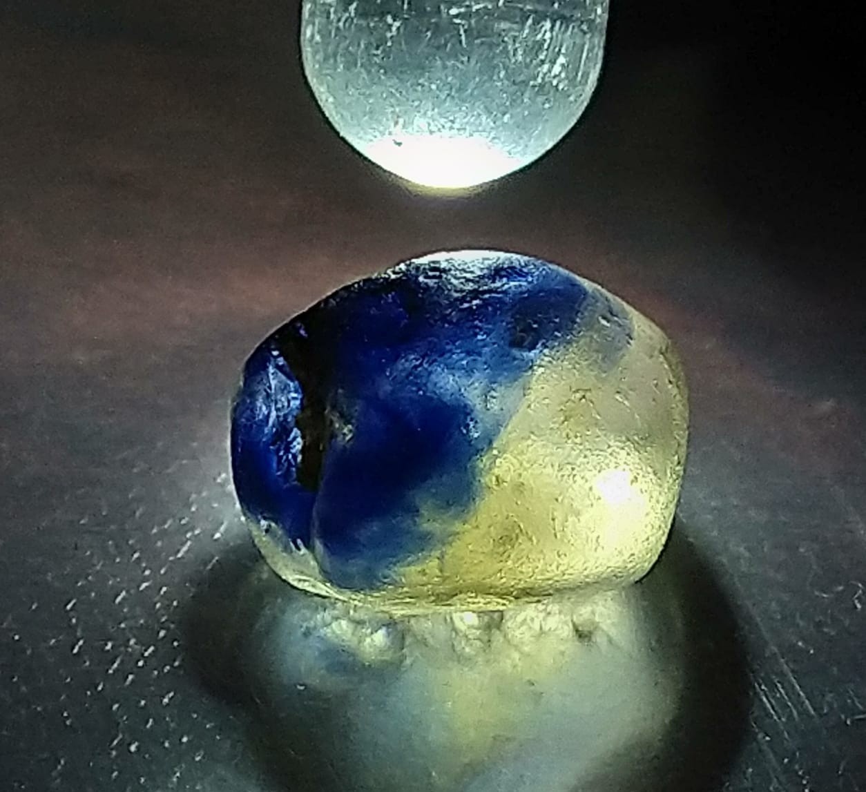 Natural Bi-Colour Sapphire 2.50ct Rough Stone Sri-Lanka.