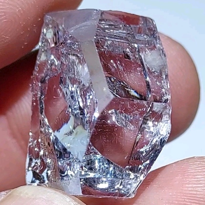 ULTRA RARE PURPLE LAVENDER BERYL AQUAMARINE FACET GRADE FROM PAKISTAN