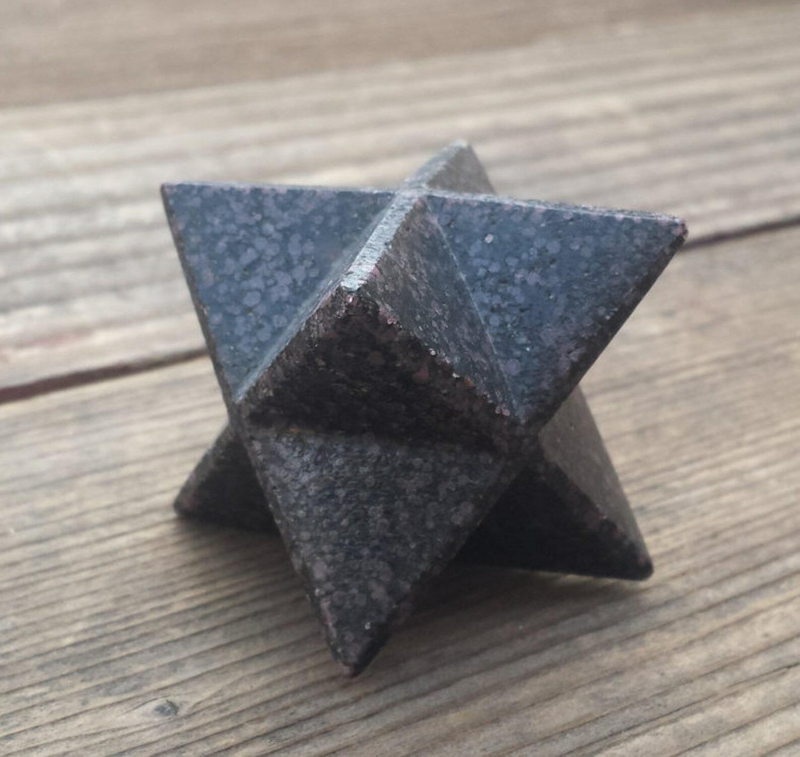 LARGE (50mm) GARNET IN TOURMAILINE GEMSTONE MERKABA STAR (ONE) – BUY IT NOW