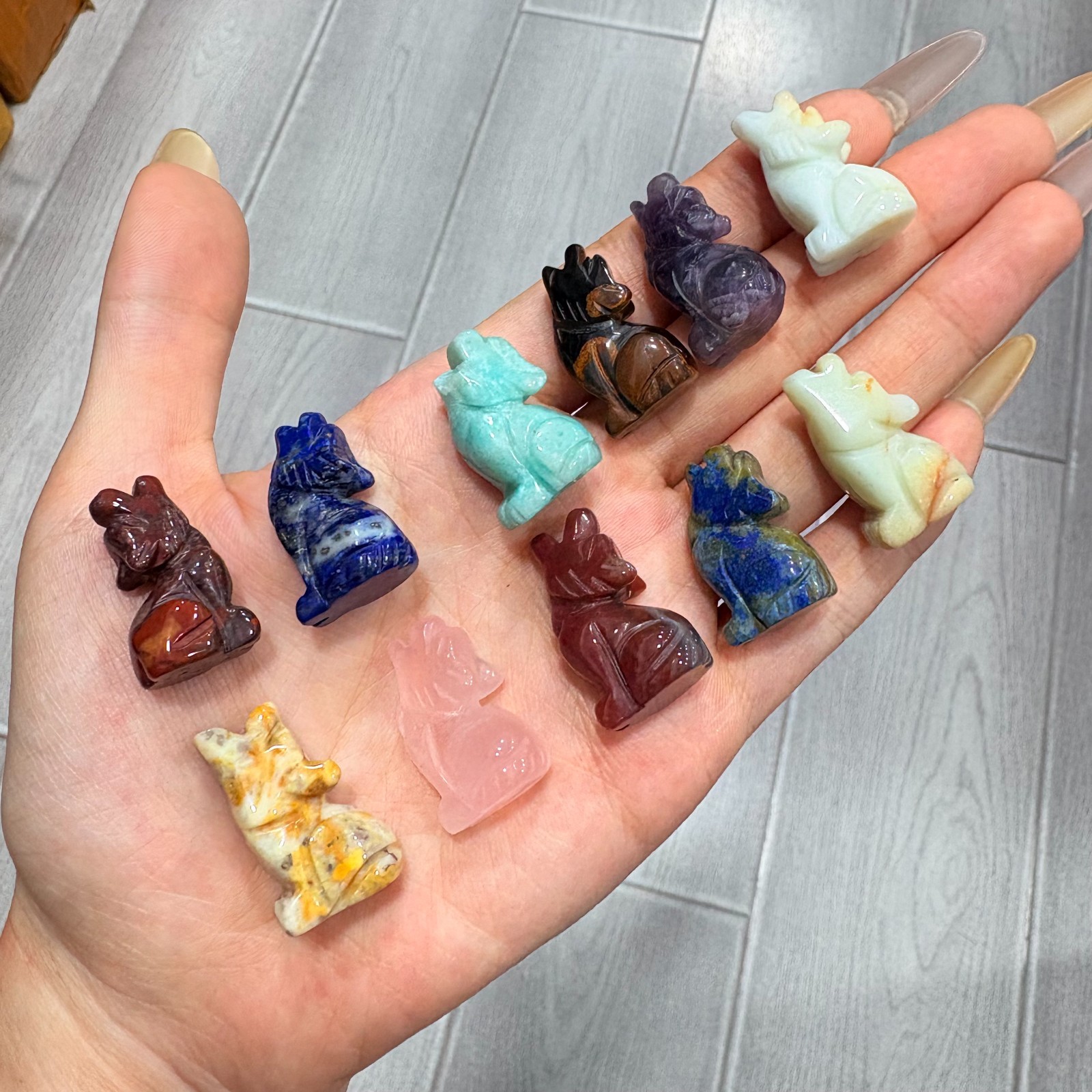 5pc Natural mix Quartz hand Carved Mini wolf crystal carving reiki