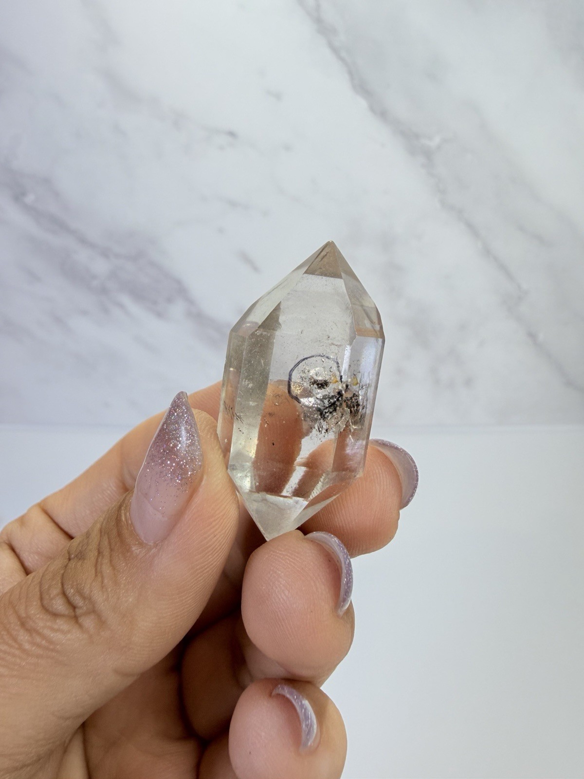 High Luster Enhydro Quartz w/ Moving Bubble &/or Carbon/Black Inclusions,A529
