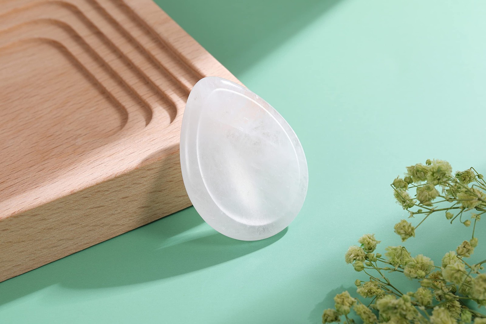 Clear Quartz Worry Stone for Anxiety Relief – Polished Healing Crystal Therapy