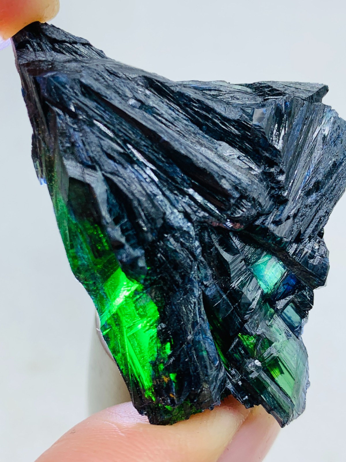 114ct 52mm TOP EXCELLENT BLUE GREEN VIVIANITE CRYSTALS Specimen FROM Brazil