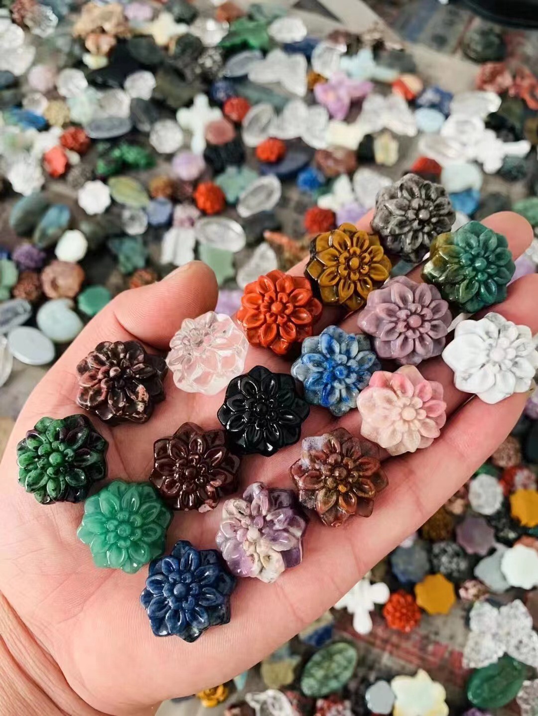 5pc Natural Mix Quartz Carved Flower Skull Crystal Reiki Healing Gem Random