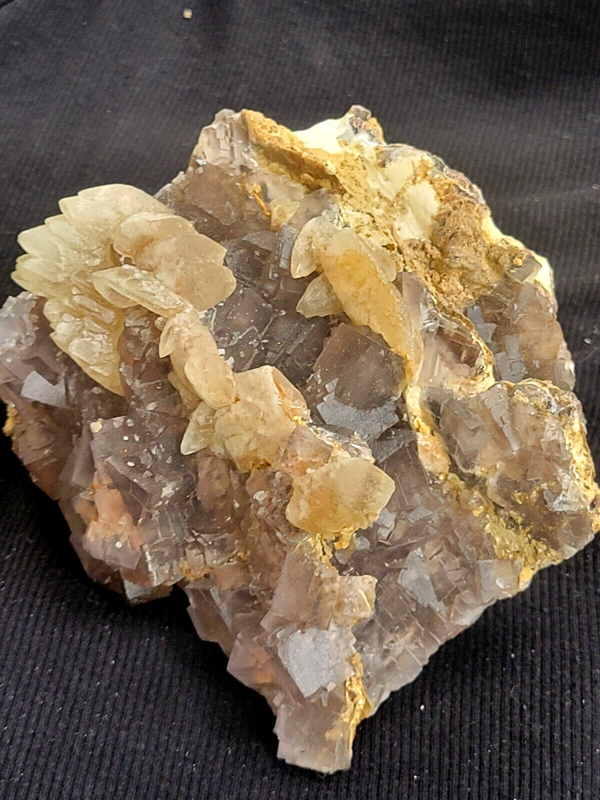 895g Beautiful Purple Color Fluorite Quartz Crystal Cluster Mineral