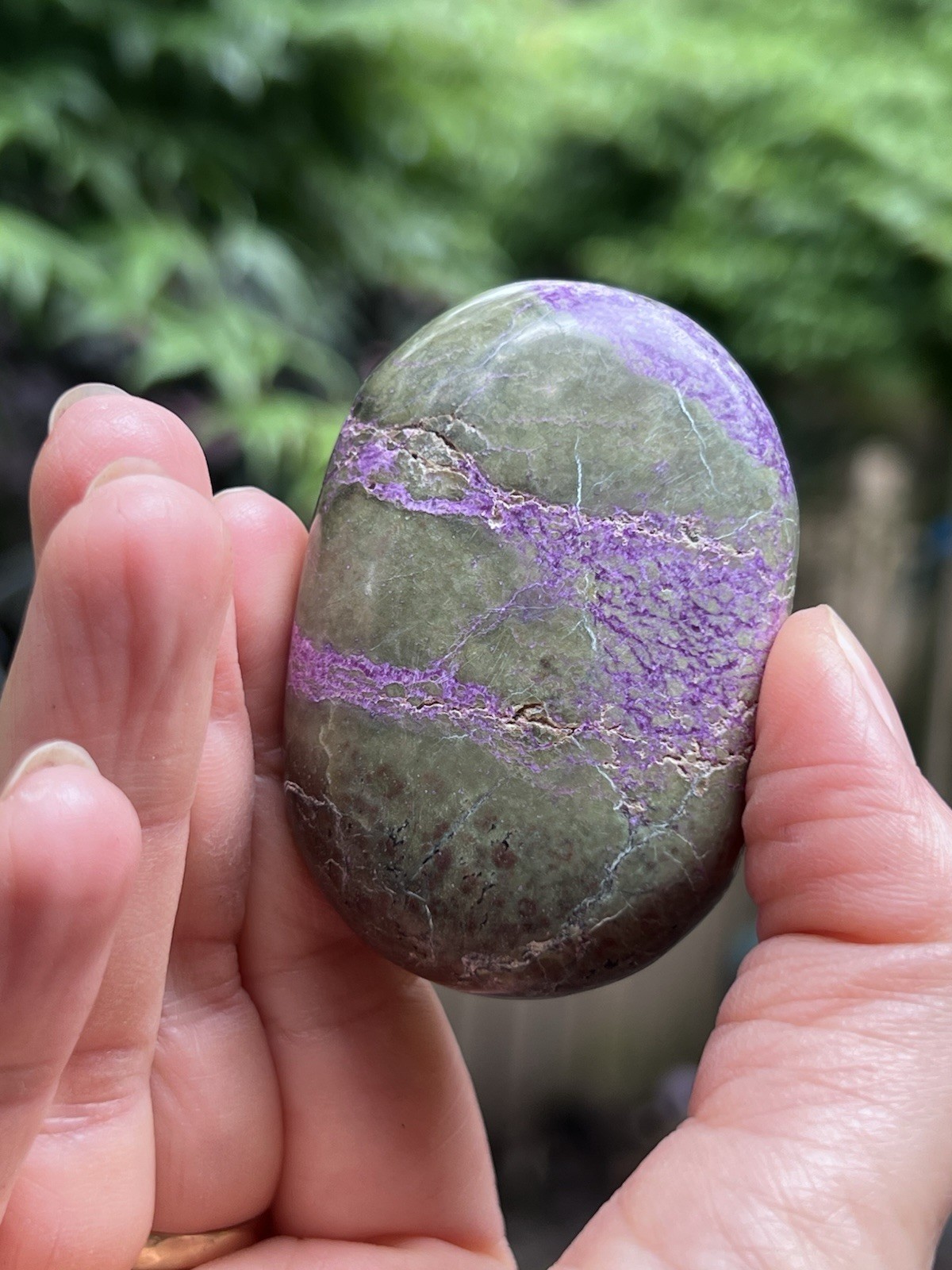 Stichtite / Atlantasite Duo Colour Crystal Palmstone AAA+ 14