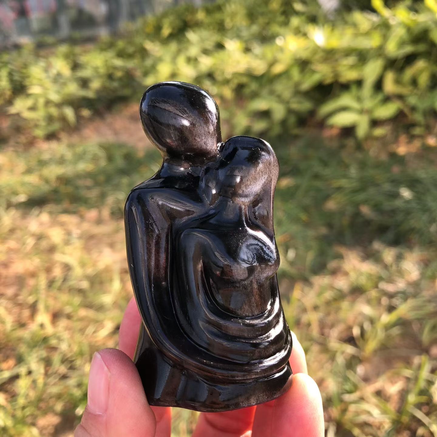 1 pcs Natural Silver Obsidian Crystal Hugging Couple Statue Romantic Love