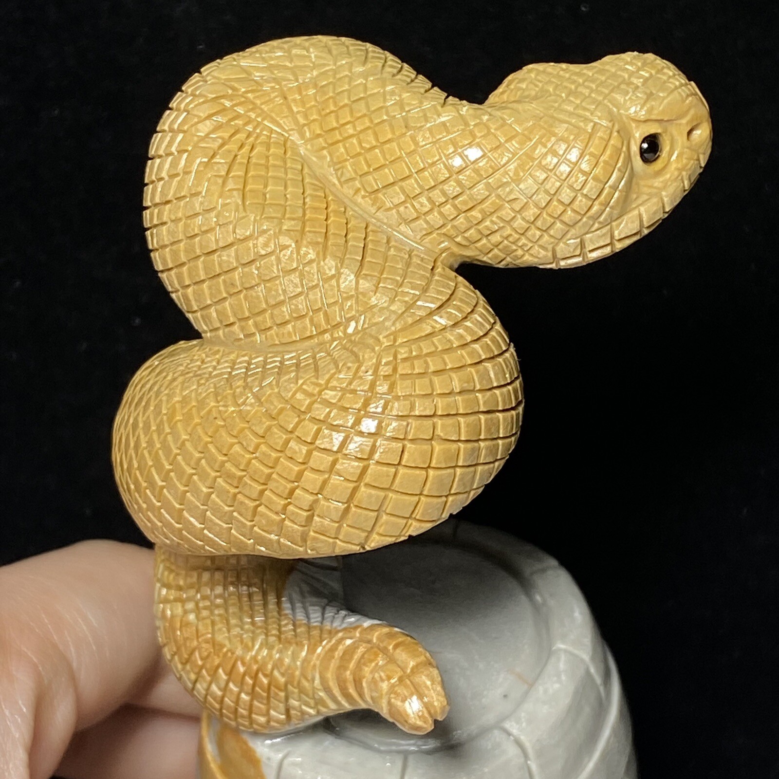 Natural Crystal Cluster Quartz Mineral Specimen Songhua Stone Handcarved snake