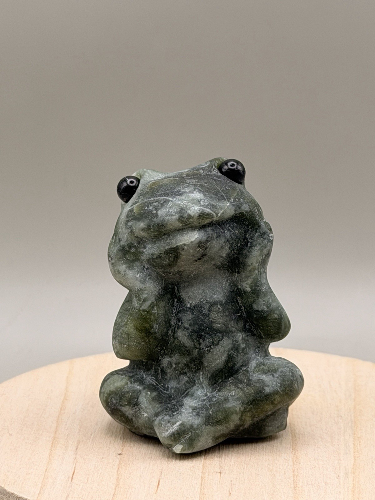 Xiuyan Jade Thinking Frog Carving Natural Crystal Gemstone