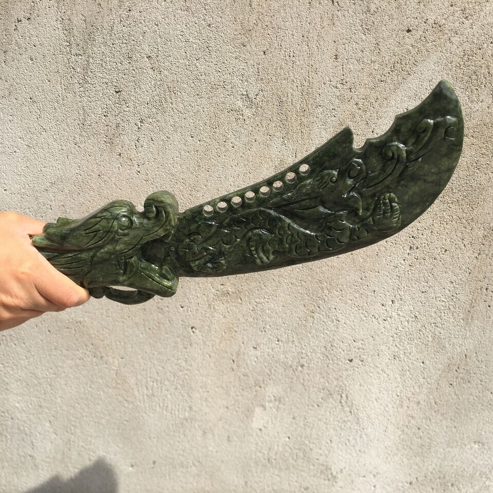 2.6~2.8LB 1PC Natural jade carving dragon head dao reiki skull crystal specimen